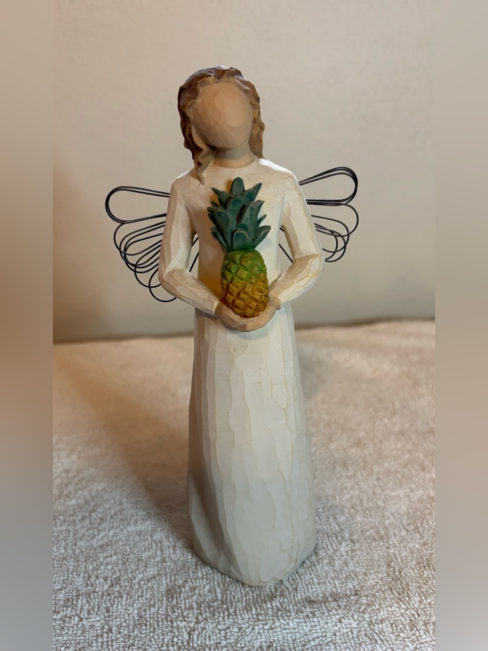 Willow Tree Welcoming Angel With Pineapple By Susan Lordi 2002 Demdaco
